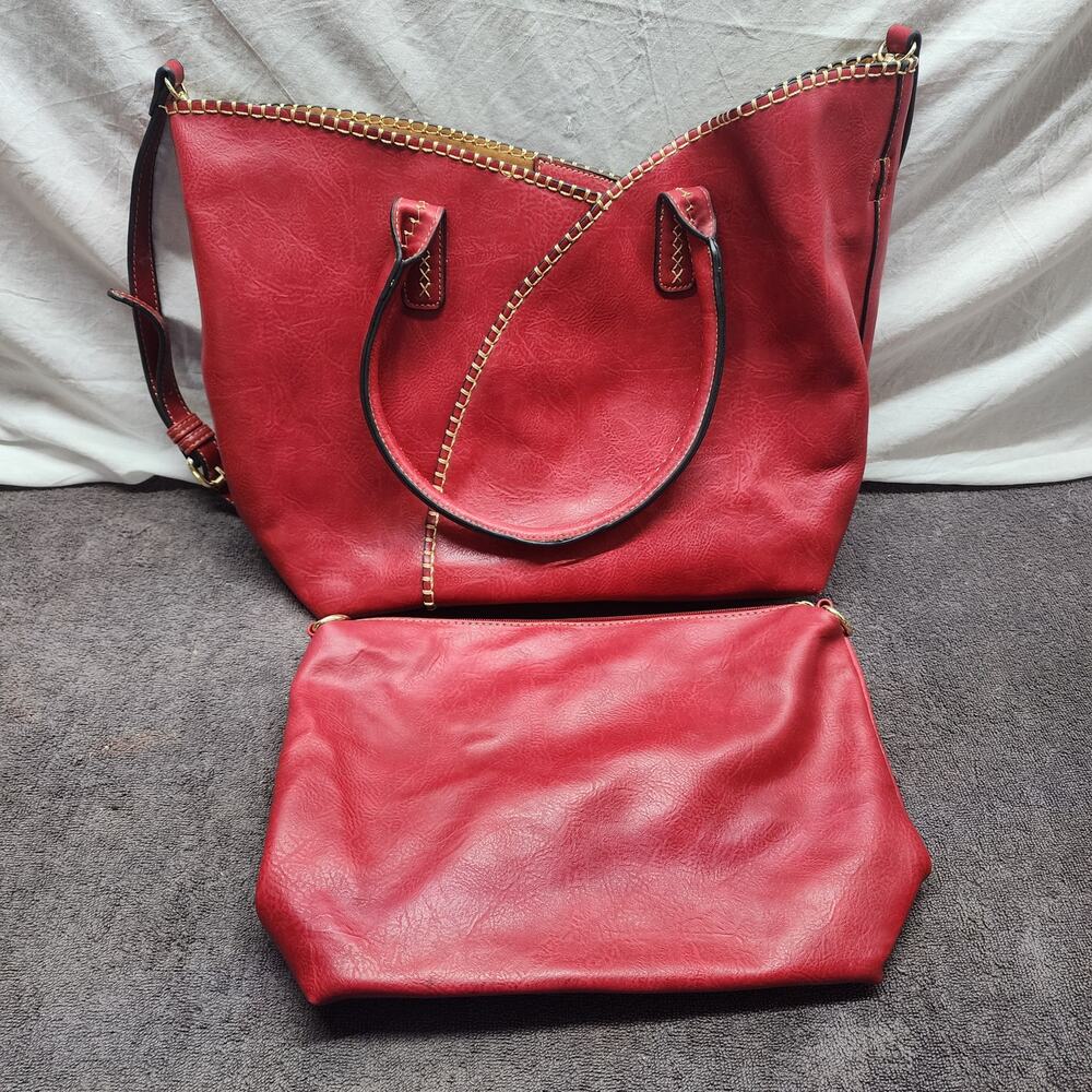 Faux leather large tote purse with matching pouch damage to 1 handle b47